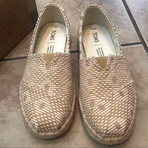 NWT Toms in Bright Gold Heritage Canvas Classic